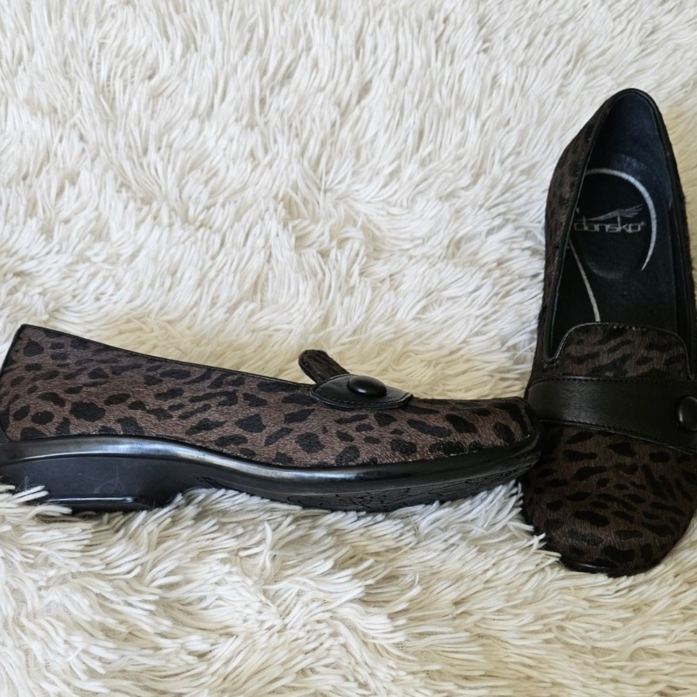 Dansko Olena Flats Womens US 5.5-6, UE 36 Calf Hair Cheetah Print Slip On Shoes